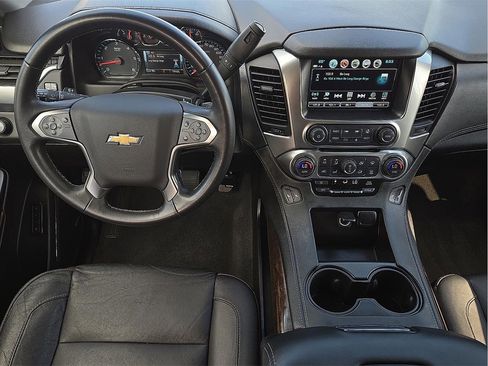 Used 2019 Chevrolet Suburban LT image 12