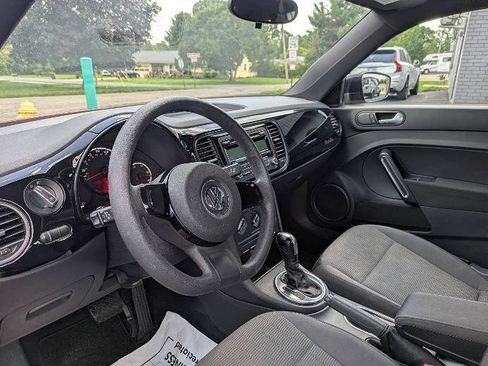 Used 2014 Volkswagen Beetle 2.5 FWD image 12