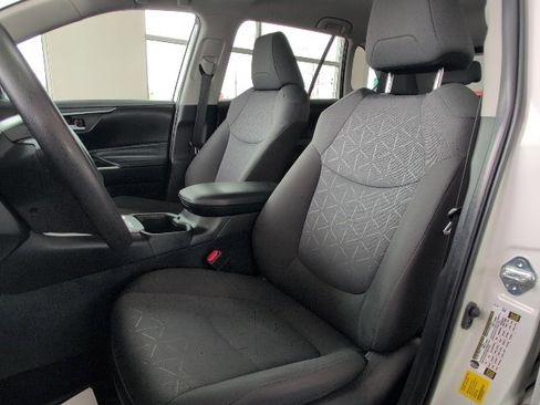 Used 2024 Toyota RAV4 XLE image 11