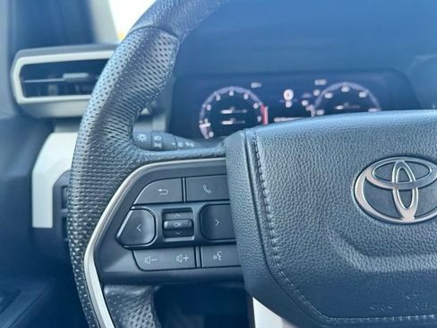 Used 2024 Toyota Tacoma TRD Sport AWD/4WD image 17