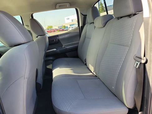 Used 2022 Toyota Tacoma SR5 AWD/4WD image 27
