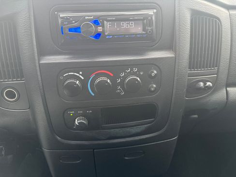 Used 2005 Dodge Ram 3500 Truck SLT w/ Quad Cab Big Horn Value Group image 9