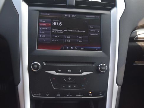 Used 2013 Ford Fusion SE FWD image 11