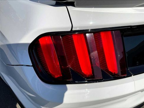 Used 2016 Ford Mustang Shelby GT350 w/ Track Package RWD image 30