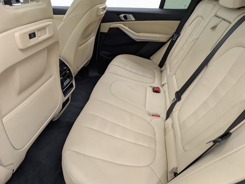 Used 2021 BMW X5 xDrive40i w/ M Sport Package image 15