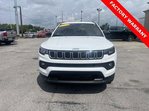 Used 2023 Jeep Compass Latitude image 2