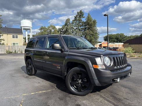 Used 2016 Jeep Patriot 75th Anniversary w/ Power Value Group AWD/4WD image 11