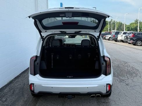 Used 2024 Kia Telluride EX w/ EX Captain's Chair Package AWD/4WD image 8