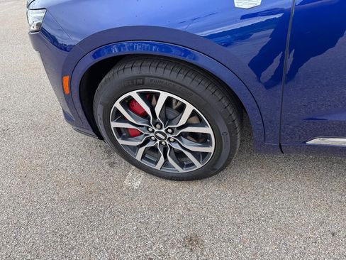 Used 2025 Cadillac XT6 Sport w/ Platinum Package image 15