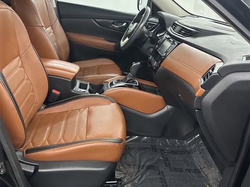 Used 2017 Nissan Rogue SL w/ SL Premium Package image 38