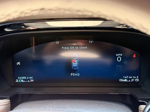 Used 2024 Lincoln Corsair AWD w/ Towing Package image 24