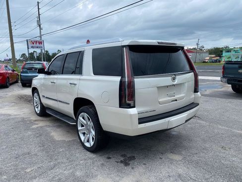 Used 2015 Cadillac Escalade Luxury RWD image 10