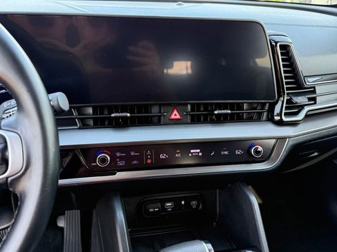 Used 2023 Kia Sportage EX image 19