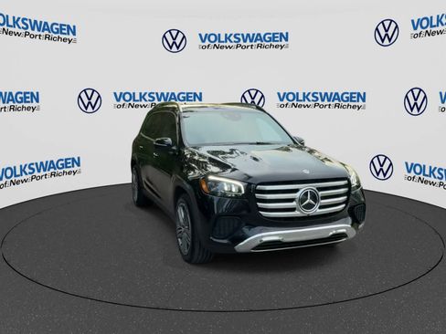Used 2025 Mercedes-Benz GLS 450 4MATIC image 2