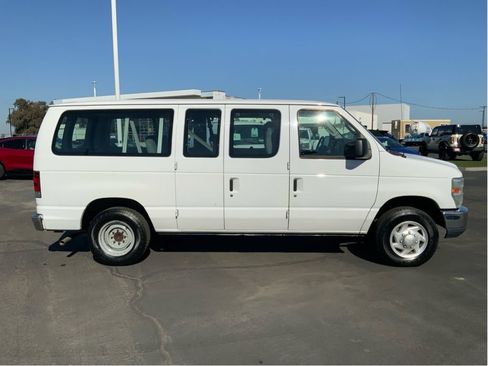 Used 2009 Ford E-150 and Econoline 150 Wagon image 4