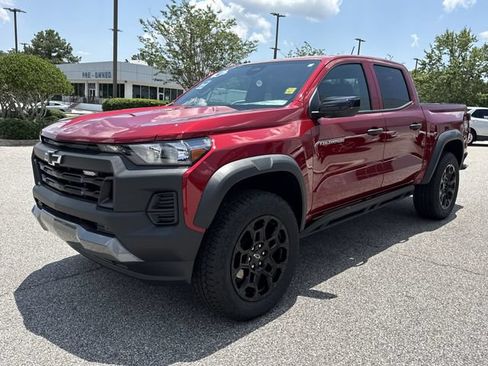 Used 2026 Chevrolet Colorado Trail Boss AWD/4WD image 7