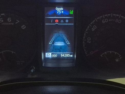 Used 2018 Toyota Tacoma SR RWD image 10