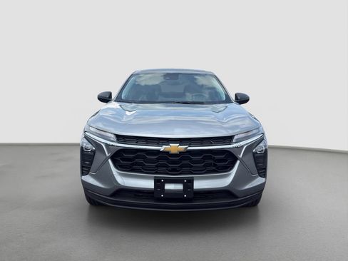 New 2026 Chevrolet Trax LS w/ Driver Confidence Package FWD image 2