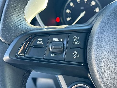 Used 2024 Alfa Romeo Stelvio Veloce image 33