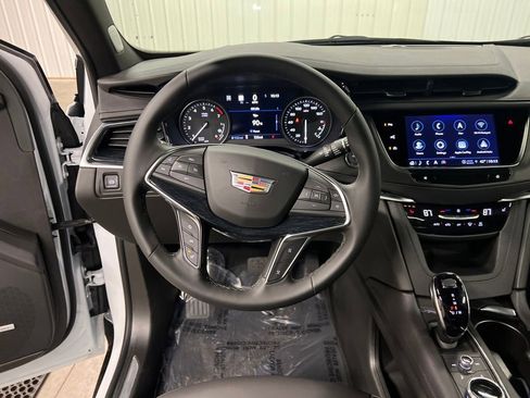 Certified 2026 Cadillac XT5 Premium Luxury w/ LPO, Floor Liner Package image 17