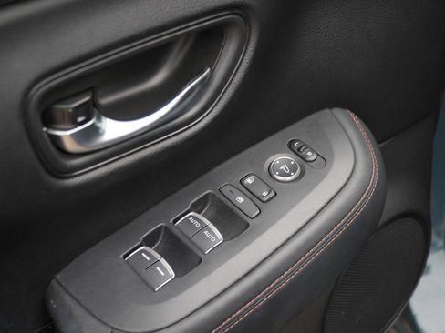 Used 2024 Honda HR-V Sport image 12