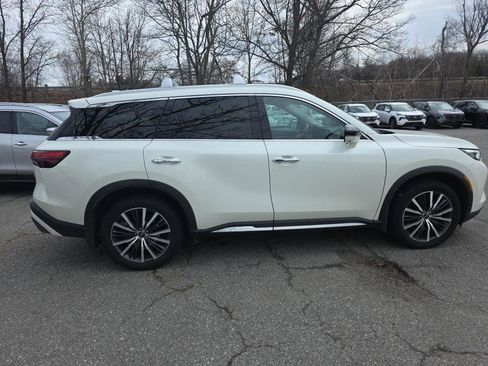 Used 2023 INFINITI QX60 Sensory w/ Vision Package image 3