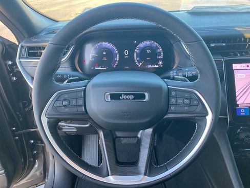 New 2025 Jeep Grand Cherokee Limited image 16