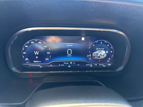 Used 2023 Chevrolet Tahoe RST w/ Luxury Package AWD/4WD image 22