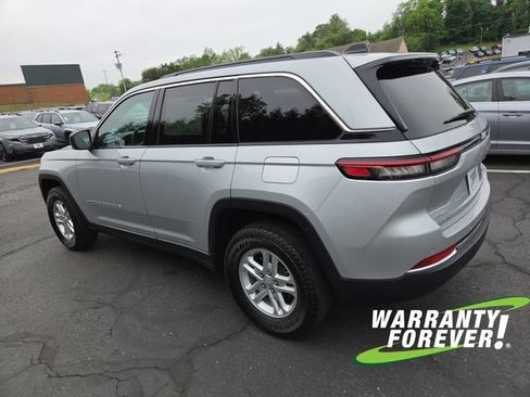 Used 2024 Jeep Grand Cherokee Laredo w/ Luxury Tech Group I AWD/4WD image 5