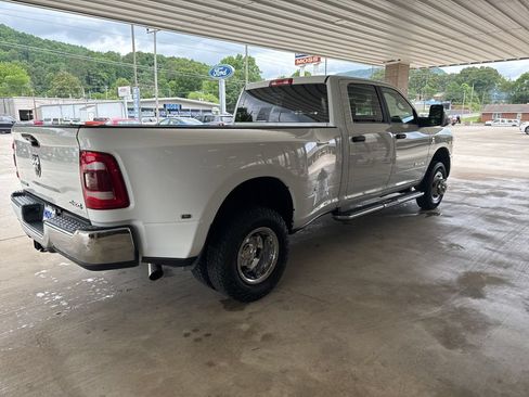 Used 2024 RAM 3500 Big Horn AWD/4WD image 4