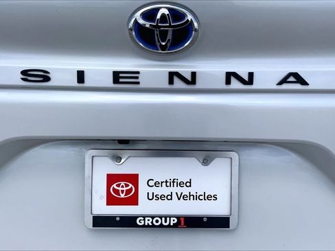 Used 2025 Toyota Sienna XLE w/ XLE Plus Package FWD image 10