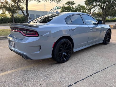 Used 2022 Dodge Charger R/T RWD image 6