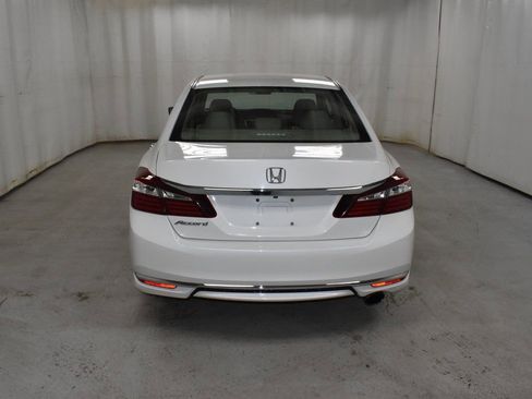 Used 2017 Honda Accord LX image 6