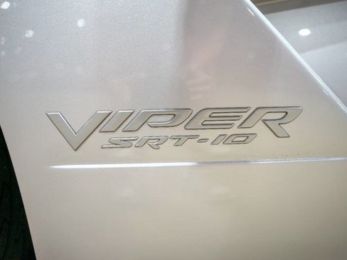 Used 2004 Dodge Viper SRT-10 image 34
