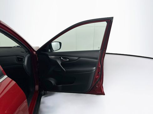 Used 2018 Nissan Rogue SV FWD image 32