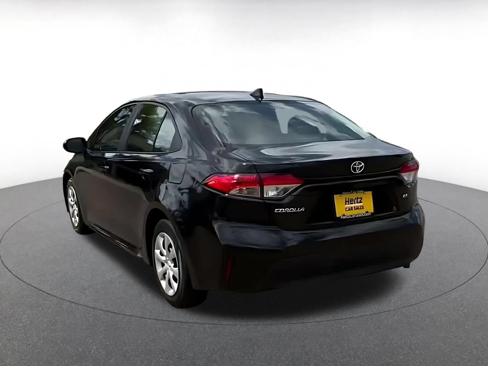 Used 2025 Toyota Corolla LE FWD image 12
