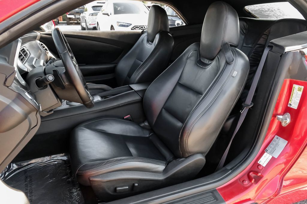 Used 2015 Chevrolet Camaro LT RWD image 33