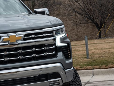 Used 2025 Chevrolet Silverado 1500 LTZ image 31