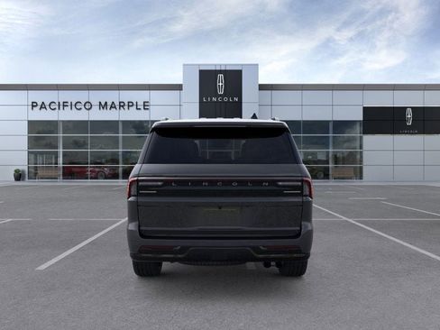 New 2026 Lincoln Navigator Reserve w/ Jet Appearance Package AWD/4WD image 5