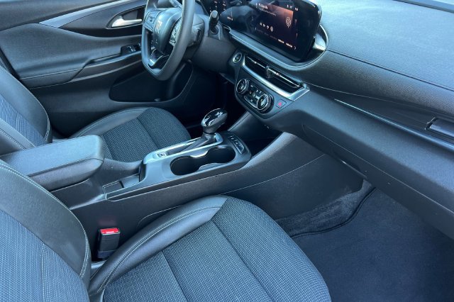 Used 2024 Buick Envista Preferred w/ Advanced Safety Package FWD image 18