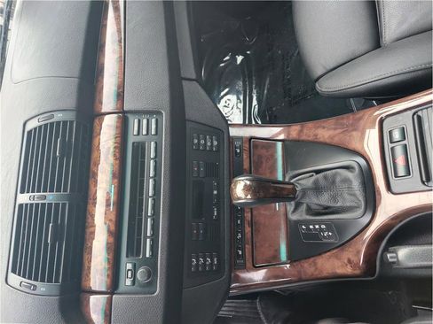 Used 2004 BMW X5 3.0i image 9