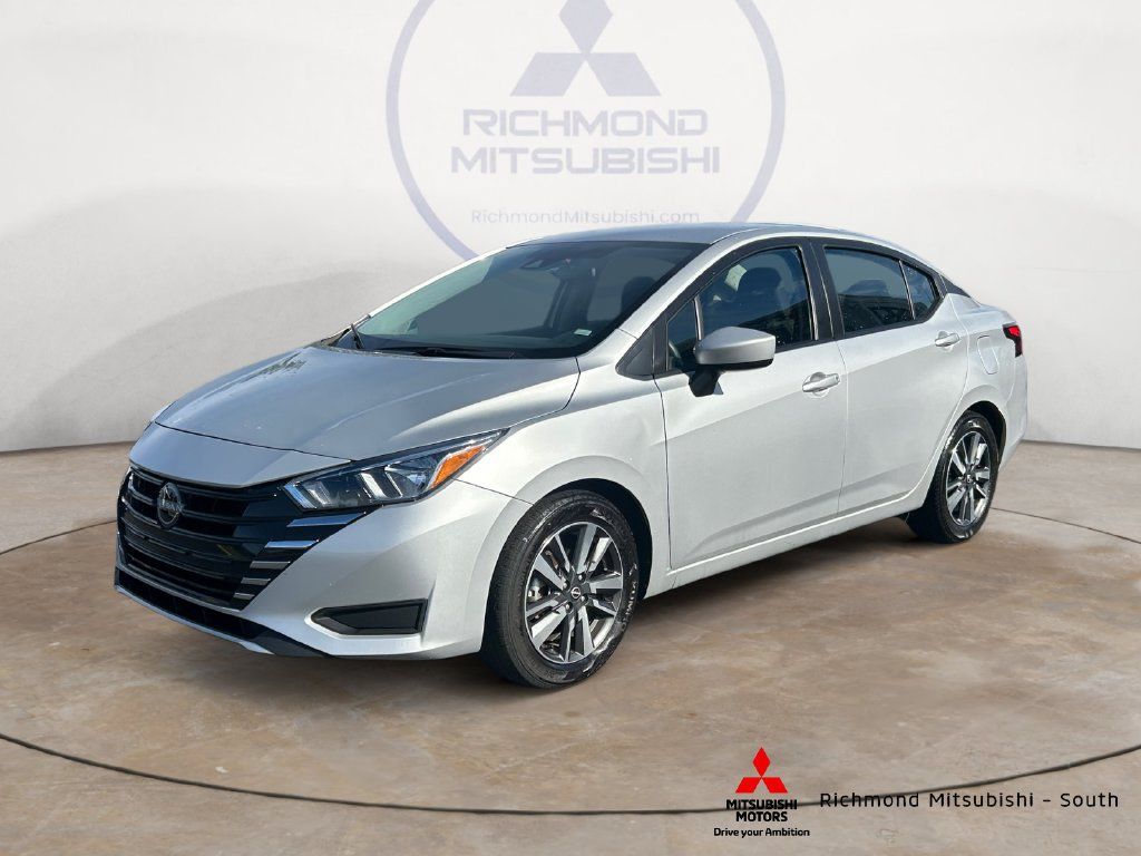 Used 2024 Nissan Versa SV FWD image 7