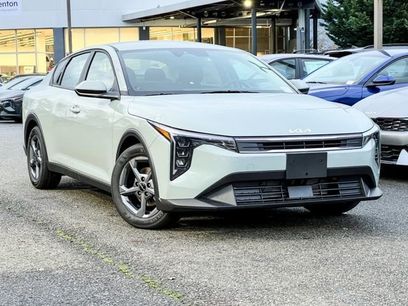 New 2025 Kia K4 LXS