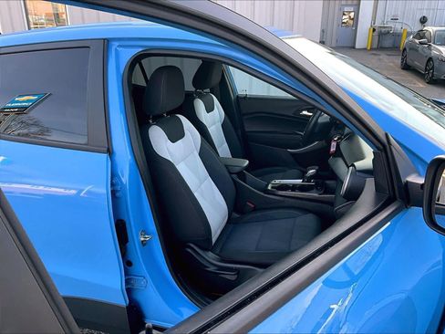 Used 2024 Chevrolet Trax RS w/ Driver Confidence Package FWD image 11