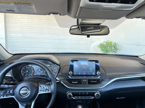 Used 2024 Nissan Altima 2.5 SV image 33