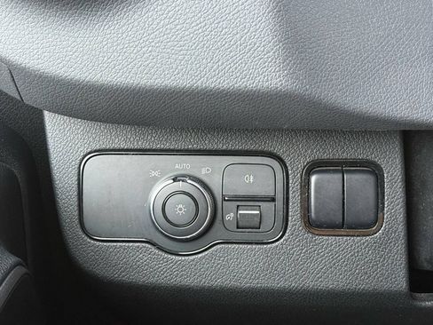 Used 2019 Mercedes-Benz Sprinter 144 image 24