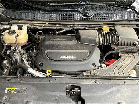 Used 2017 Chrysler Pacifica Touring-L Plus image 28