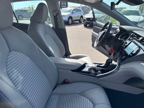 Used 2019 Toyota Camry SE FWD image 25