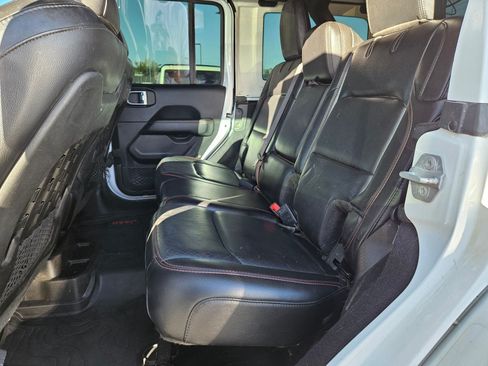 Used 2019 Jeep Wrangler Unlimited Rubicon AWD/4WD image 28