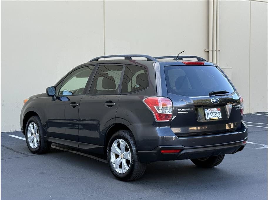 Used 2015 Subaru Forester 2.5i Premium AWD/4WD image 4